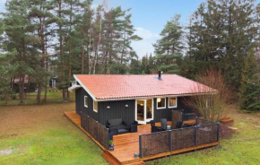 4 Bedroom Pet Friendly Home In Væggerløse, Bogø By